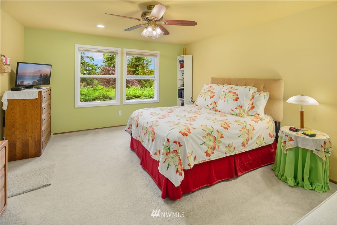 10911 Northeast 157th Street Bothell, WA 98011 - Photo 13 of 19 Gallery Image 13