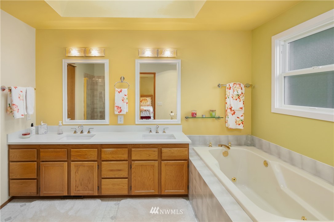 10911 Northeast 157th Street Bothell, WA 98011 - Photo 14 of 19 Gallery Image 14