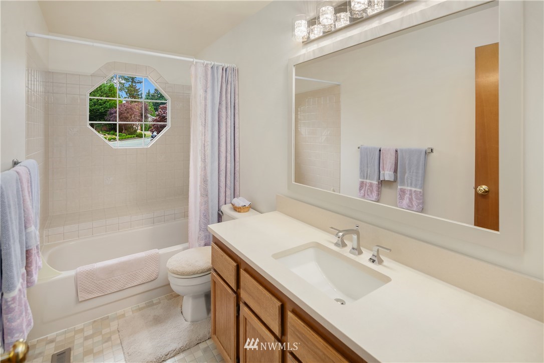 10911 Northeast 157th Street Bothell, WA 98011 - Photo 16 of 19 Gallery Image 16