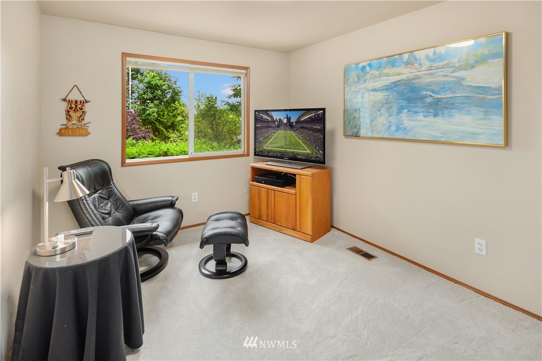 10911 Northeast 157th Street Bothell, WA 98011 - Photo 17 of 19 Gallery Image 17
