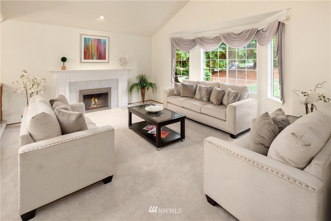 10911 Northeast 157th Street Bothell, WA 98011 - Photo 4 of 19 Gallery Image 4