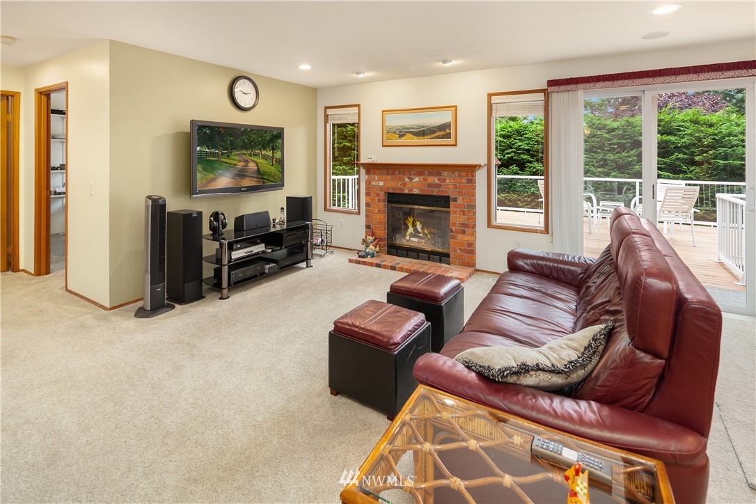10911 Northeast 157th Street Bothell, WA 98011 - Photo 10 of 19 Gallery Image 10