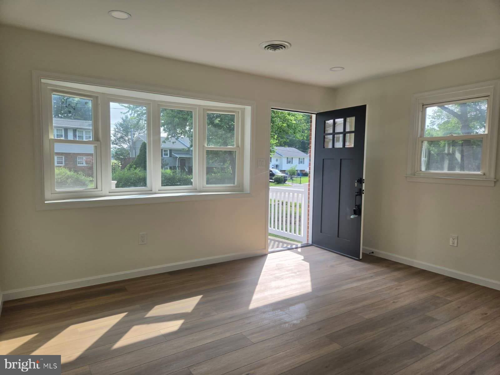 8475 Byrd Road Pasadena, MD 21122 - Photo 2 of 4