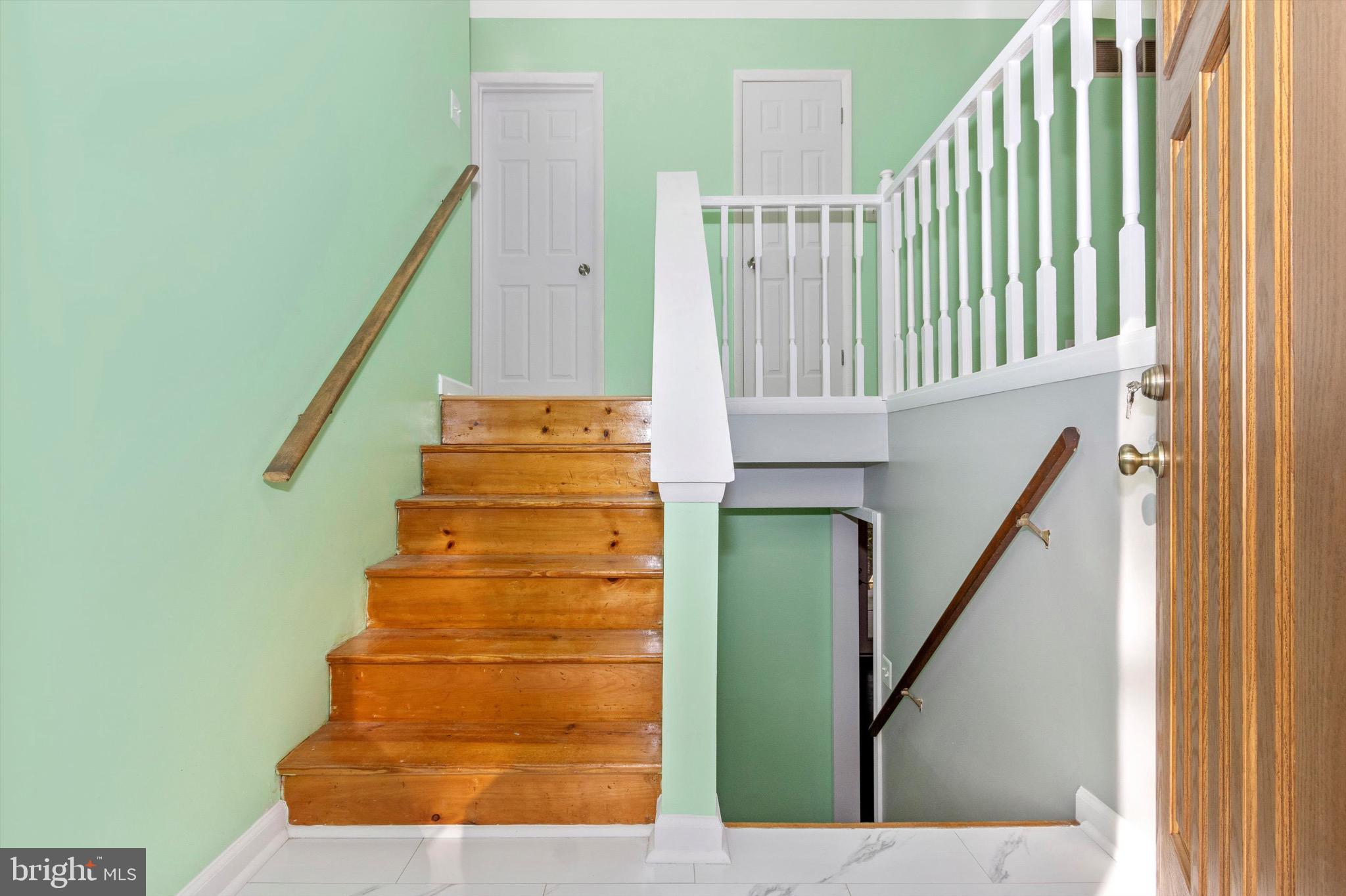 1224 Old Manchester Road Westminster, MD 21157 - Photo 2 of 35 Foyer