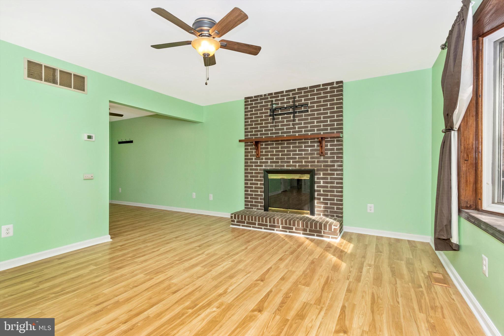 1224 Old Manchester Road Westminster, MD 21157 - Photo 3 of 35 Living Room
