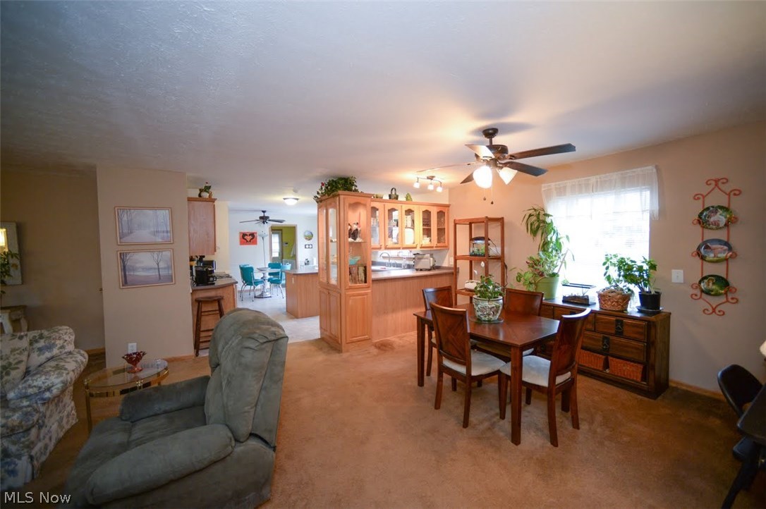 609 Jarvis Road Akron, OH 44319 - Photo 3 of 28 Dining area open to kitchen