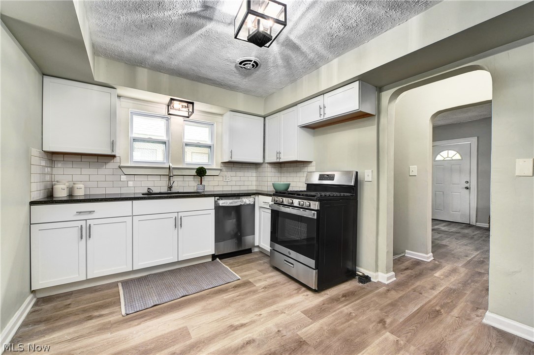 3808 Summit Park Road Cleveland Heights, OH 44121 - Photo 13 of 27