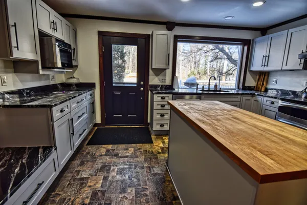 $599,000 | 27 Highway 25, Plymouth, NH 03264