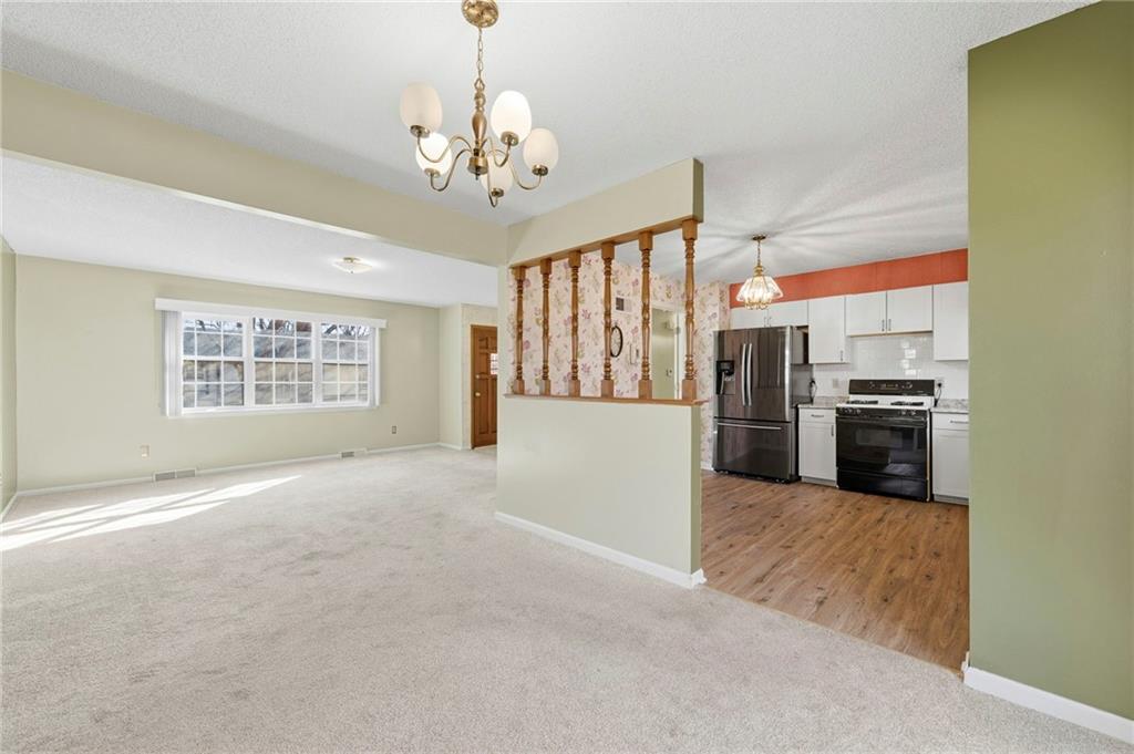 2724 Queen Ridge Drive Independence, MO 64055 - Photo 12 of 40