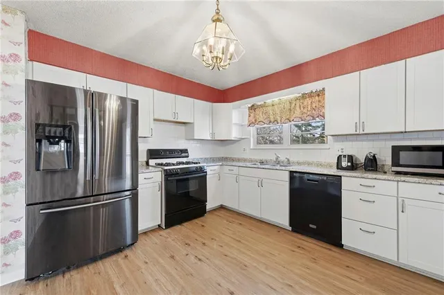 $260,000 | 2724 Queen Ridge Drive, Independence, MO 64055