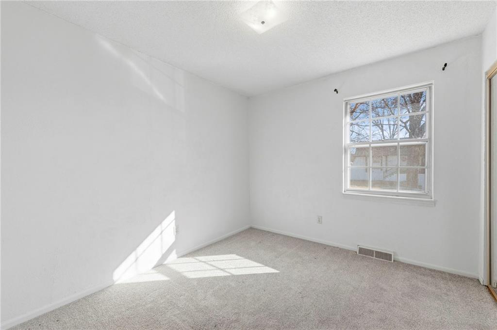 2724 Queen Ridge Drive Independence, MO 64055 - Photo 17 of 40