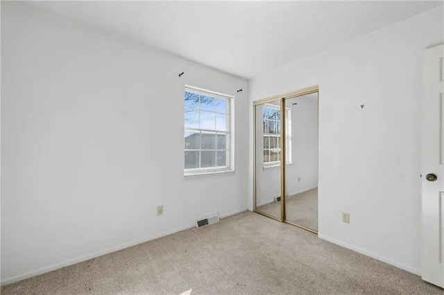 $260,000 | 2724 Queen Ridge Drive, Independence, MO 64055