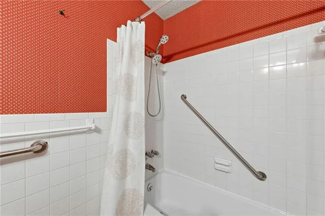 $260,000 | 2724 Queen Ridge Drive, Independence, MO 64055