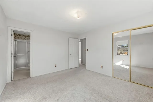 $260,000 | 2724 Queen Ridge Drive, Independence, MO 64055