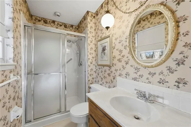 $260,000 | 2724 Queen Ridge Drive, Independence, MO 64055