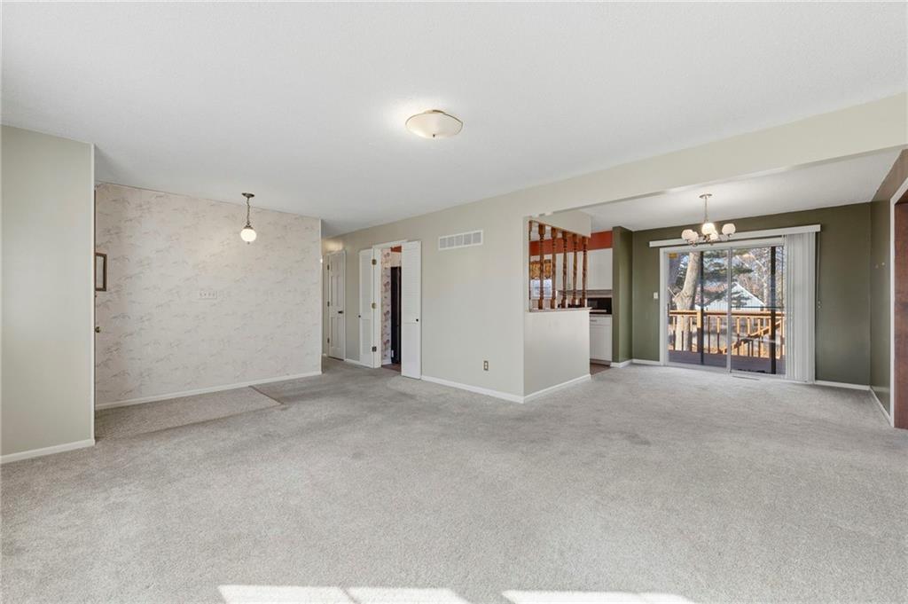 2724 Queen Ridge Drive Independence, MO 64055 - Photo 5 of 40