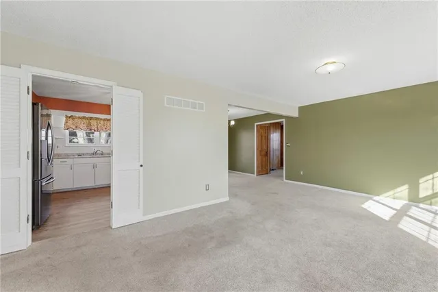 $260,000 | 2724 Queen Ridge Drive, Independence, MO 64055