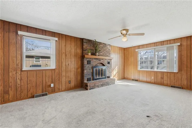 $260,000 | 2724 Queen Ridge Drive, Independence, MO 64055