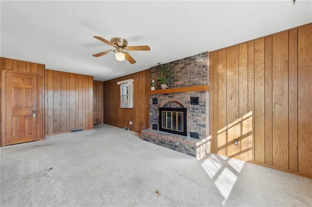 $260,000 | 2724 Queen Ridge Drive, Independence, MO 64055