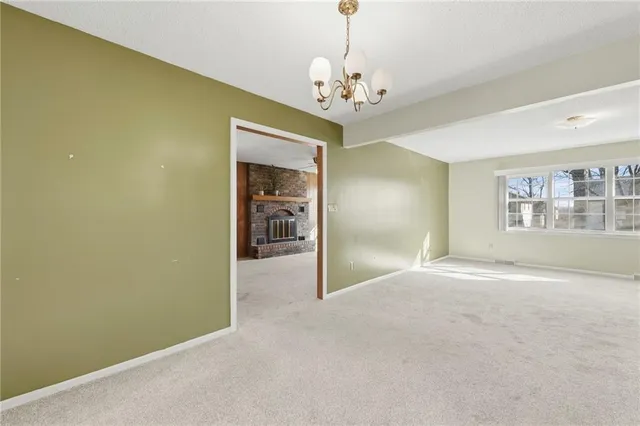 $260,000 | 2724 Queen Ridge Drive, Independence, MO 64055