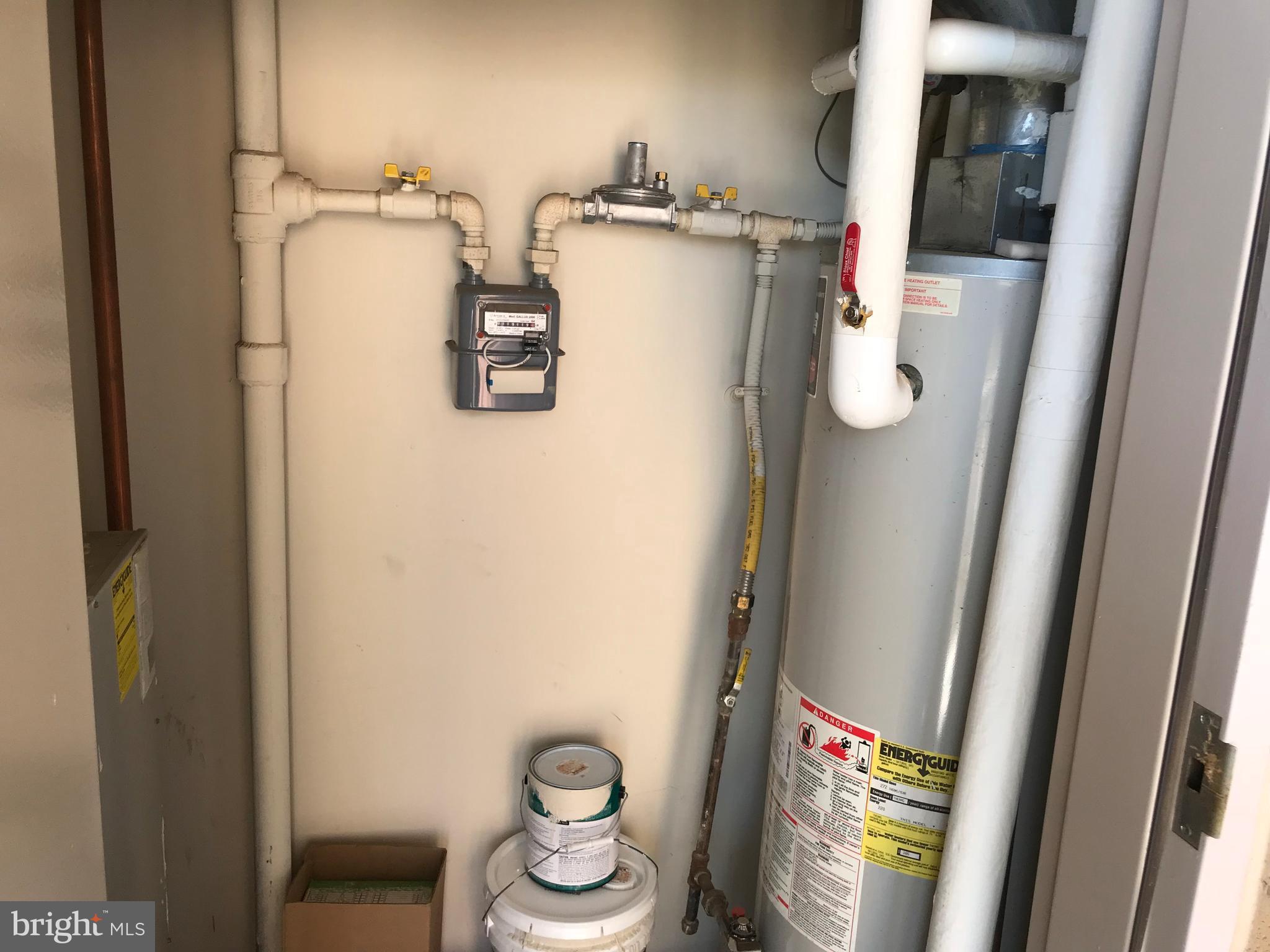 2726 Gallows Road, Unit 605 Vienna, VA 22180 - Photo 13 of 17 Utility room
