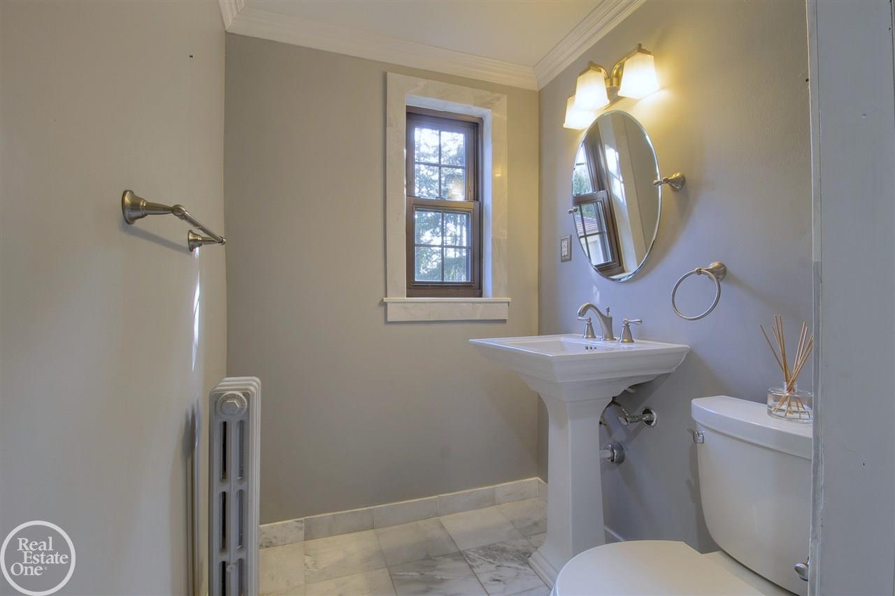 1170 Harvard Road Grosse Pointe Park, MI 48230 - Photo 13 of 30
