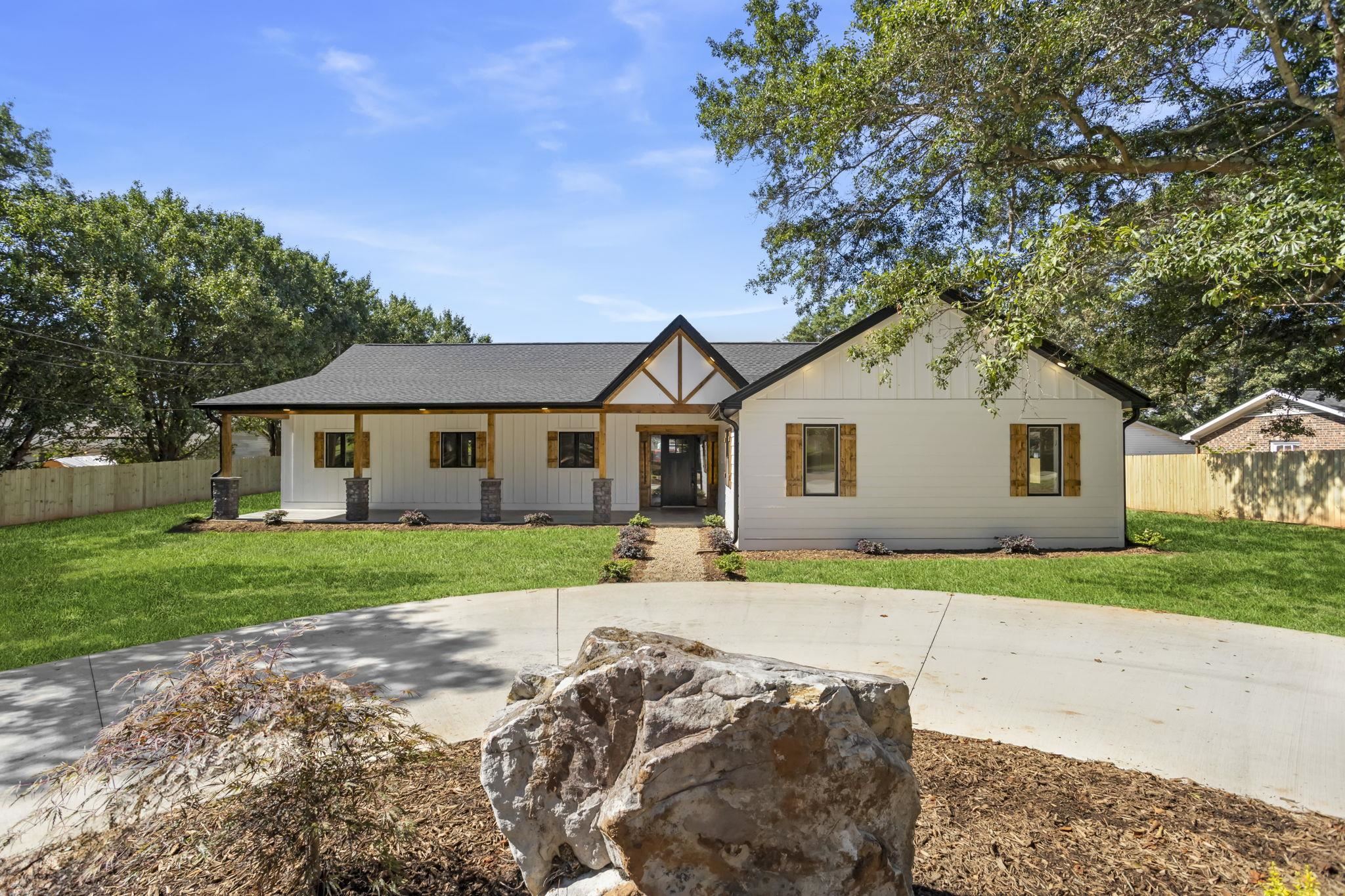 200 Spring Street Boiling Springs, SC 29316 - Photo 3 of 29 Gallery Image 3