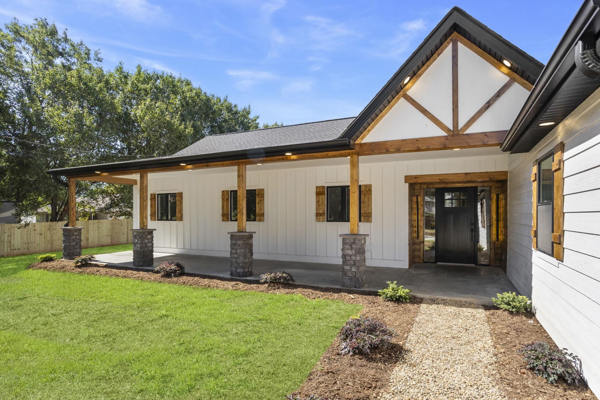 200 Spring Street Boiling Springs, SC 29316 - Photo 5 of 29 Gallery Image 5