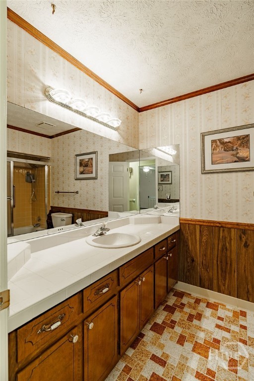 1296 Lake Lucerne Road Southwest Lilburn, GA 30047 - Photo 24 of 57 Hall Full Bath View 3