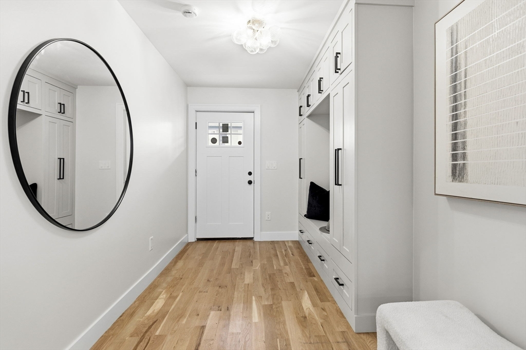 34 Governor Winthrop Road, Unit 1 Somerville, MA 02145 - Photo 2 of 28