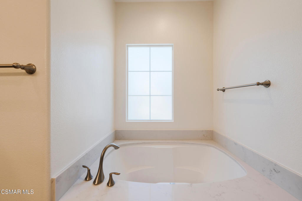 4117 Orontes Way, Unit B Simi Valley, CA 93063 - Photo 23 of 52