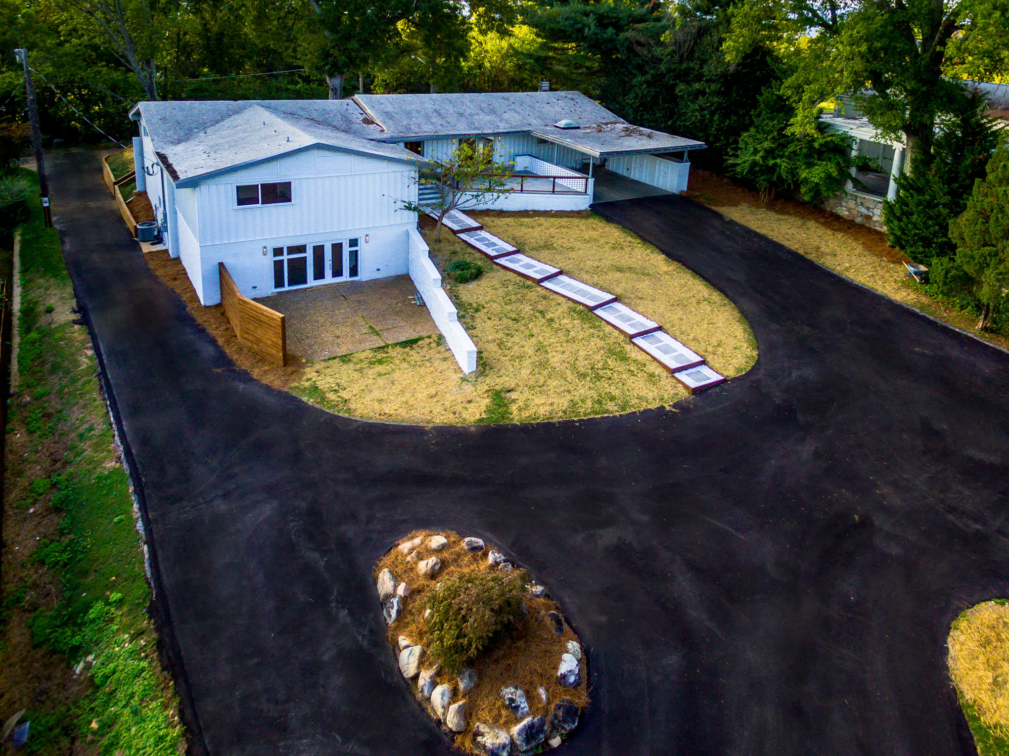 108 North Crest Road Chattanooga, TN 37404 - Photo 2 of 68 DJI_0089