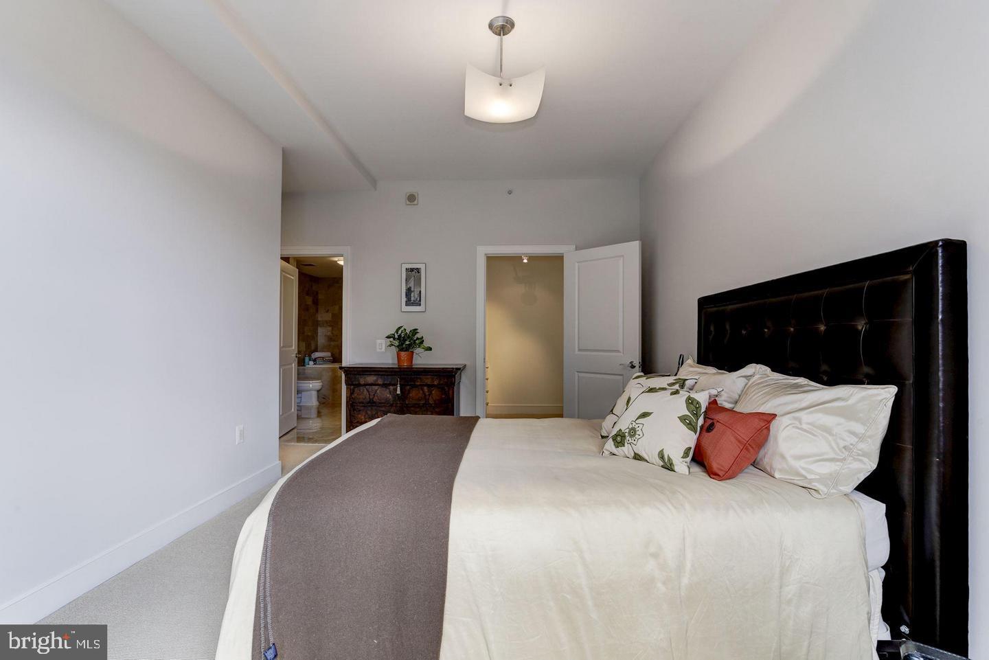 2425 L Street Northwest, Unit 730 Washington, DC 20037 - Photo 11 of 30