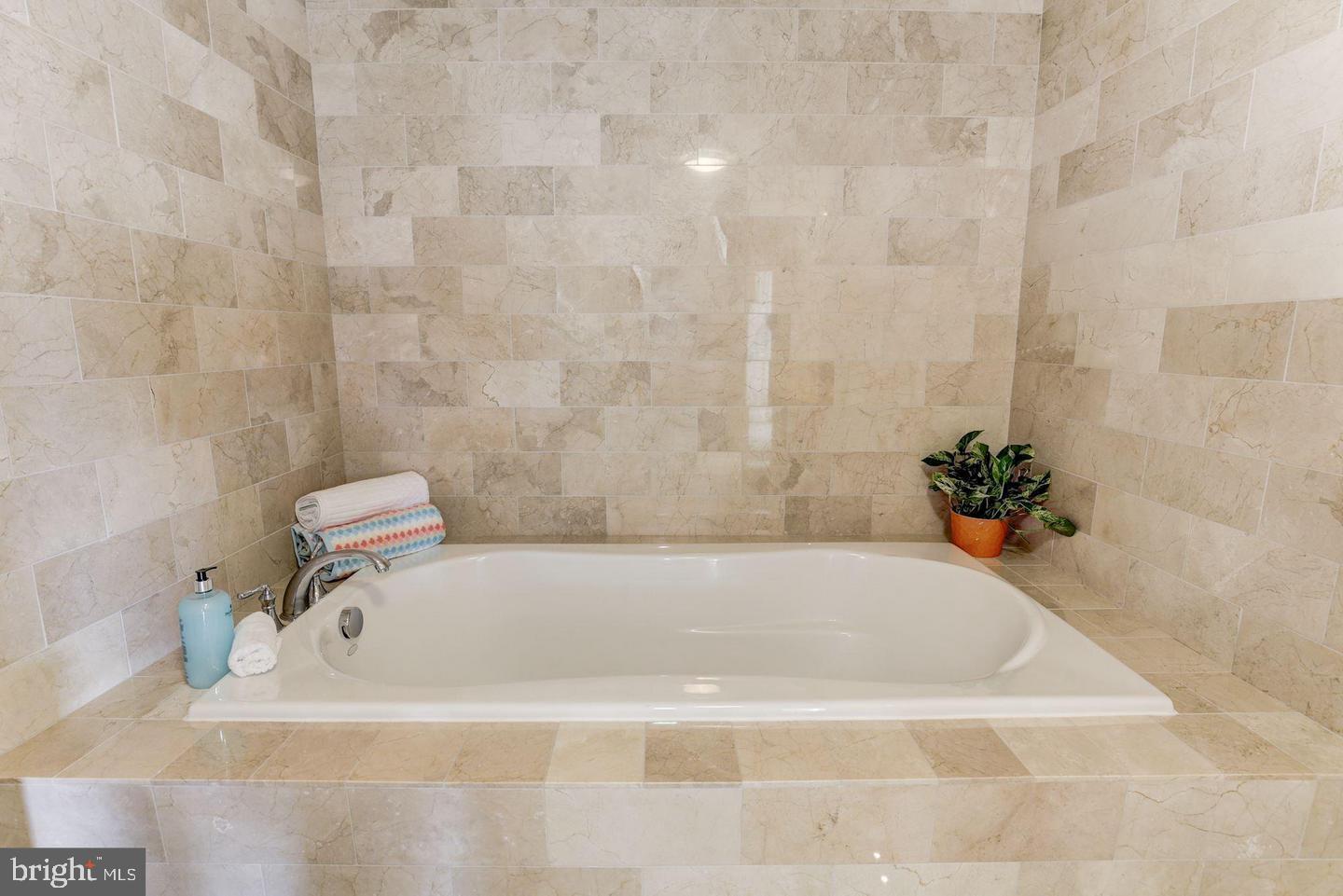 2425 L Street Northwest, Unit 730 Washington, DC 20037 - Photo 20 of 30