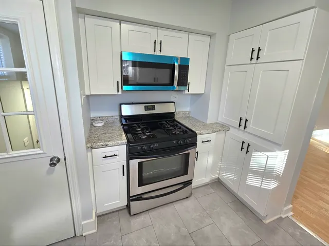 $255,000 | 324 Rosewood Avenue, Aurora, IL 60505