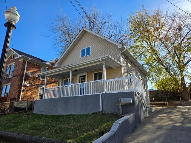 $255,000 | 324 Rosewood Avenue, Aurora, IL 60505