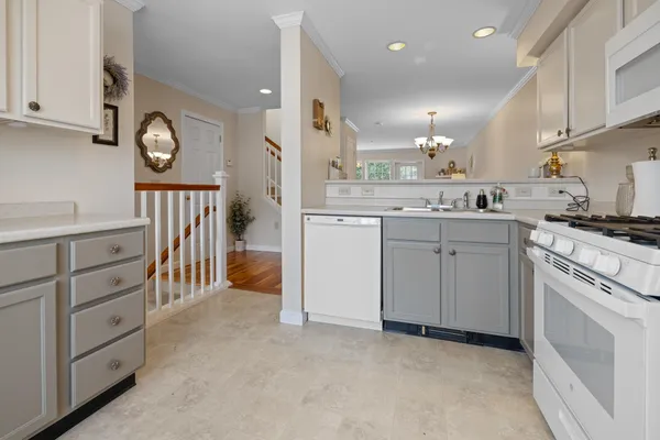 $389,000 | 2680 Hartford Avenue, Unit 14, Hartford, VT 05001