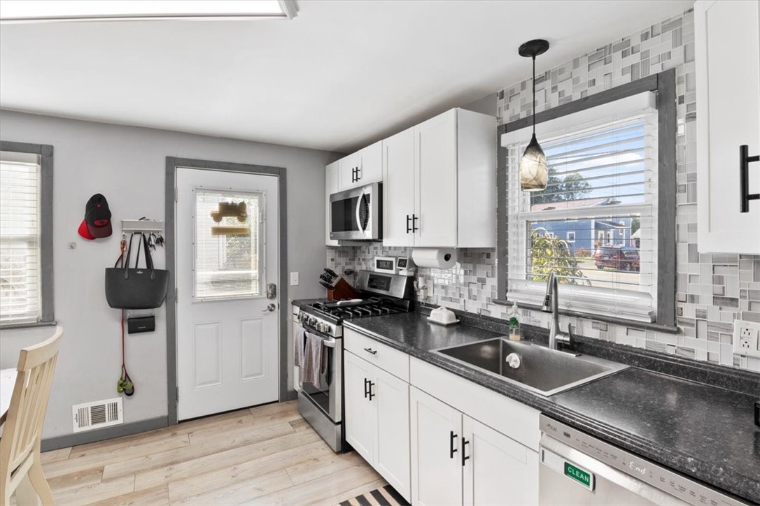 309 Lowden Point Road Greece, NY 14612 - Photo 3 of 32