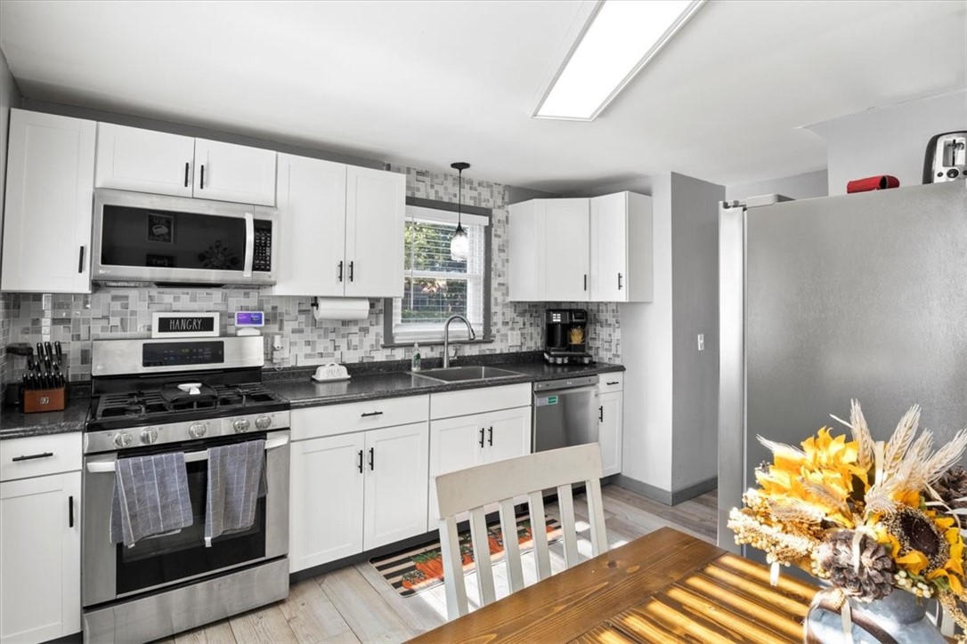 309 Lowden Point Road Greece, NY 14612 - Photo 6 of 32