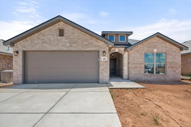 $268,000 | 303 East 25th Street, Wolfforth, TX 79382