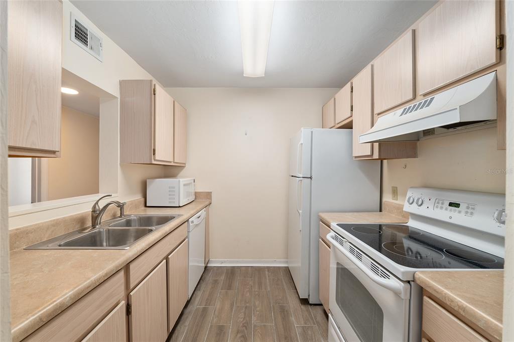 2360 Southwest Archer Road, Unit 706 Gainesville, FL 32608 - Photo 16 of 35