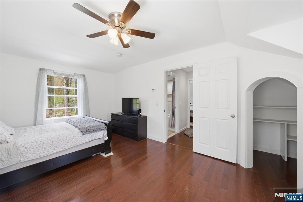32 Pine Hill Road Mahwah, NJ 07430 - Photo 19 of 40