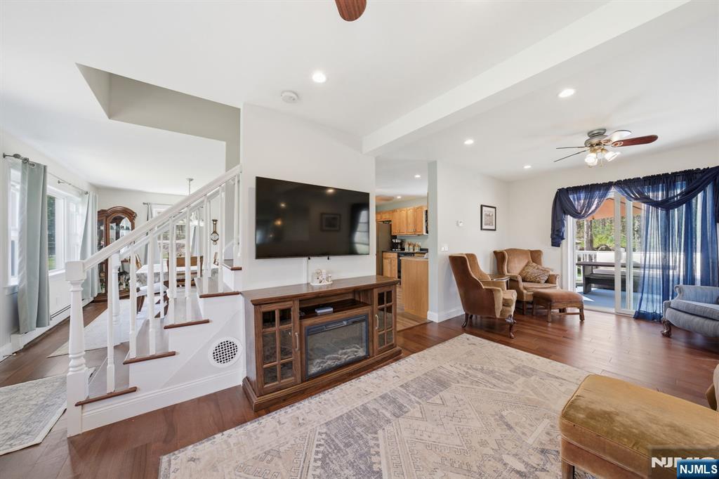 32 Pine Hill Road Mahwah, NJ 07430 - Photo 2 of 40