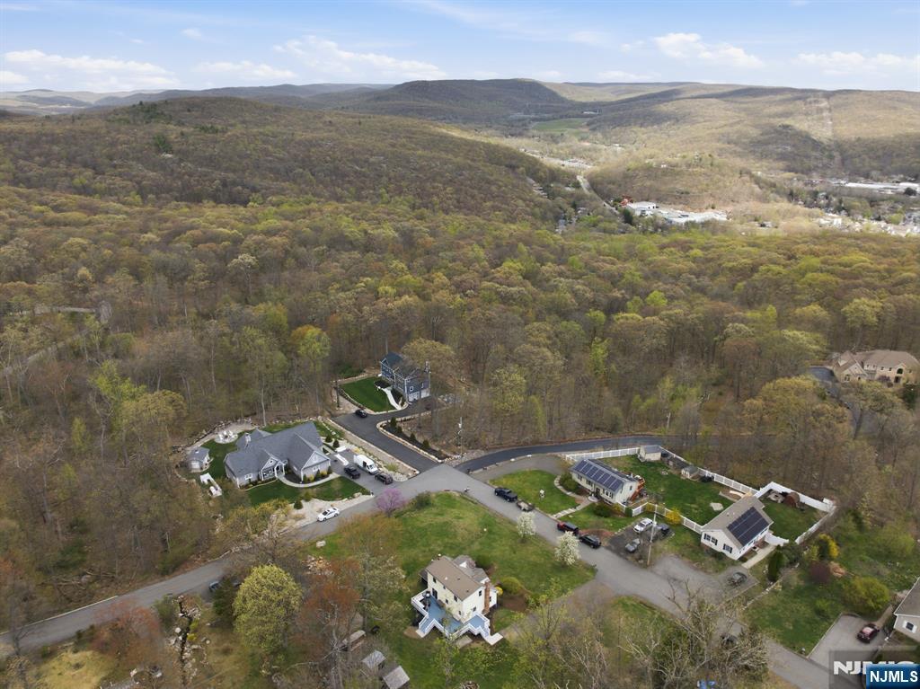 32 Pine Hill Road Mahwah, NJ 07430 - Photo 30 of 40