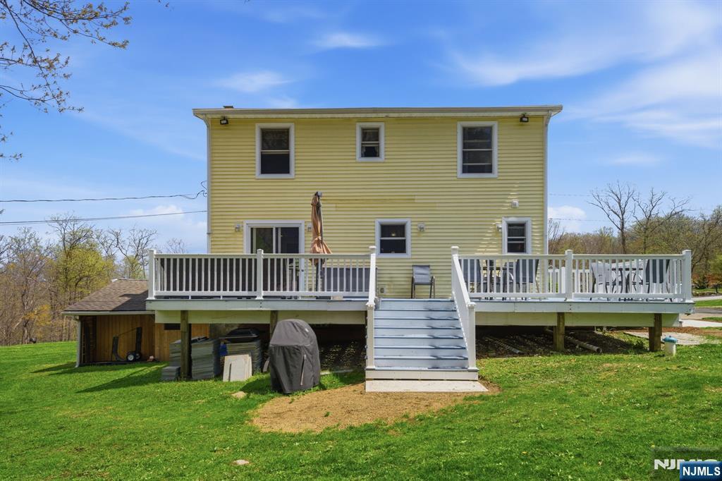 32 Pine Hill Road Mahwah, NJ 07430 - Photo 31 of 40