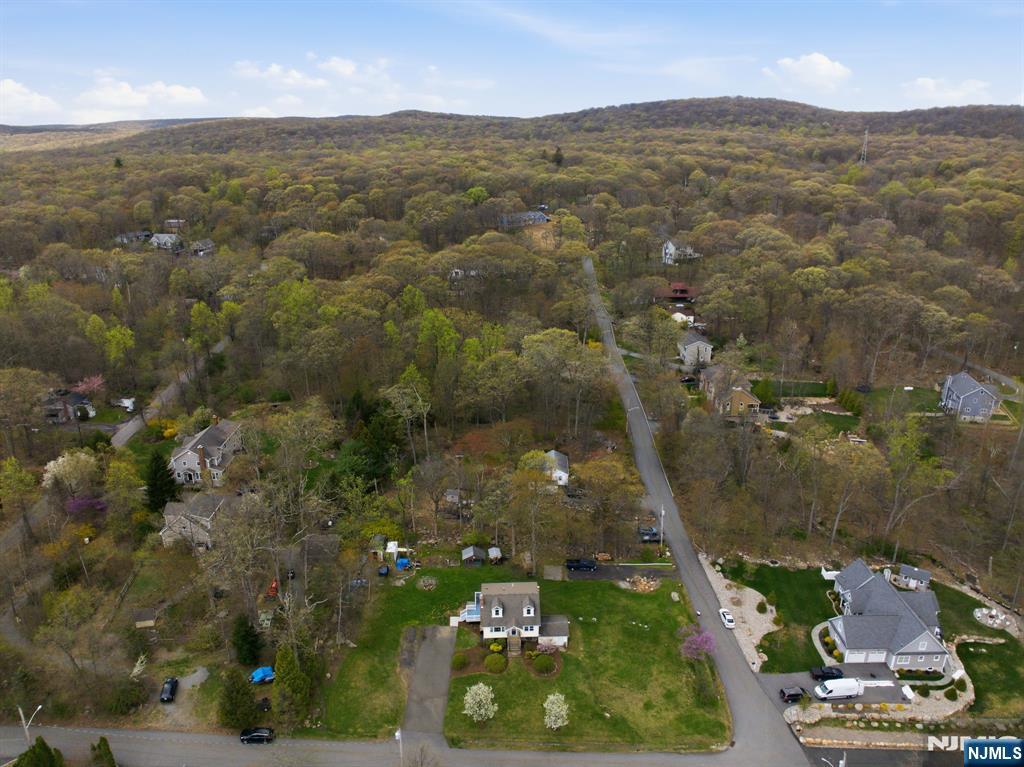 32 Pine Hill Road Mahwah, NJ 07430 - Photo 32 of 40