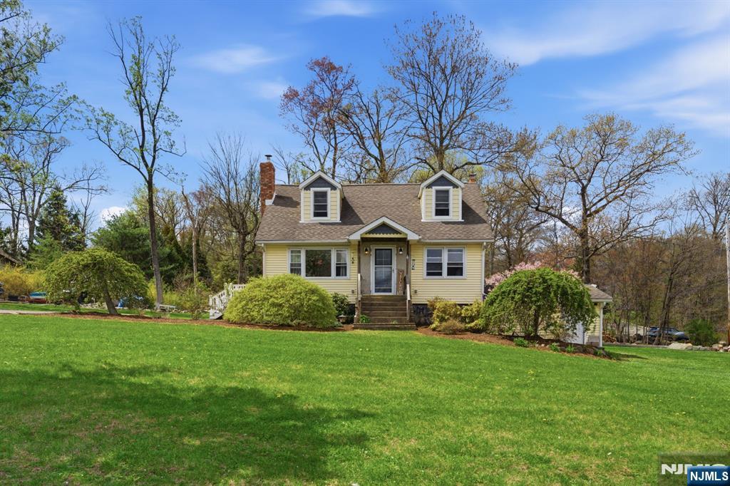 32 Pine Hill Road Mahwah, NJ 07430 - Photo 34 of 40