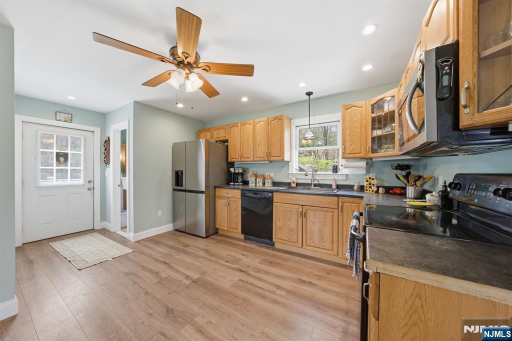 32 Pine Hill Road Mahwah, NJ 07430 - Photo 10 of 40