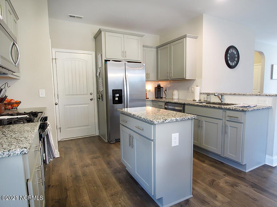 192 Sandy Springs Road Aberdeen, NC 28315 - Photo 19 of 47 kit5