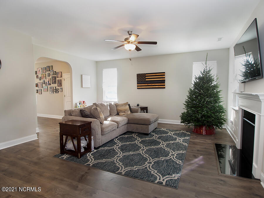 192 Sandy Springs Road Aberdeen, NC 28315 - Photo 24 of 47 living3